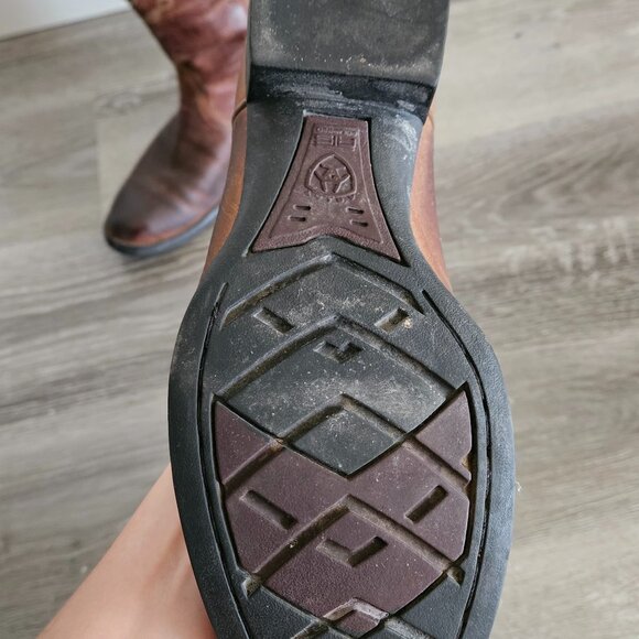 Ariat country boots size 8